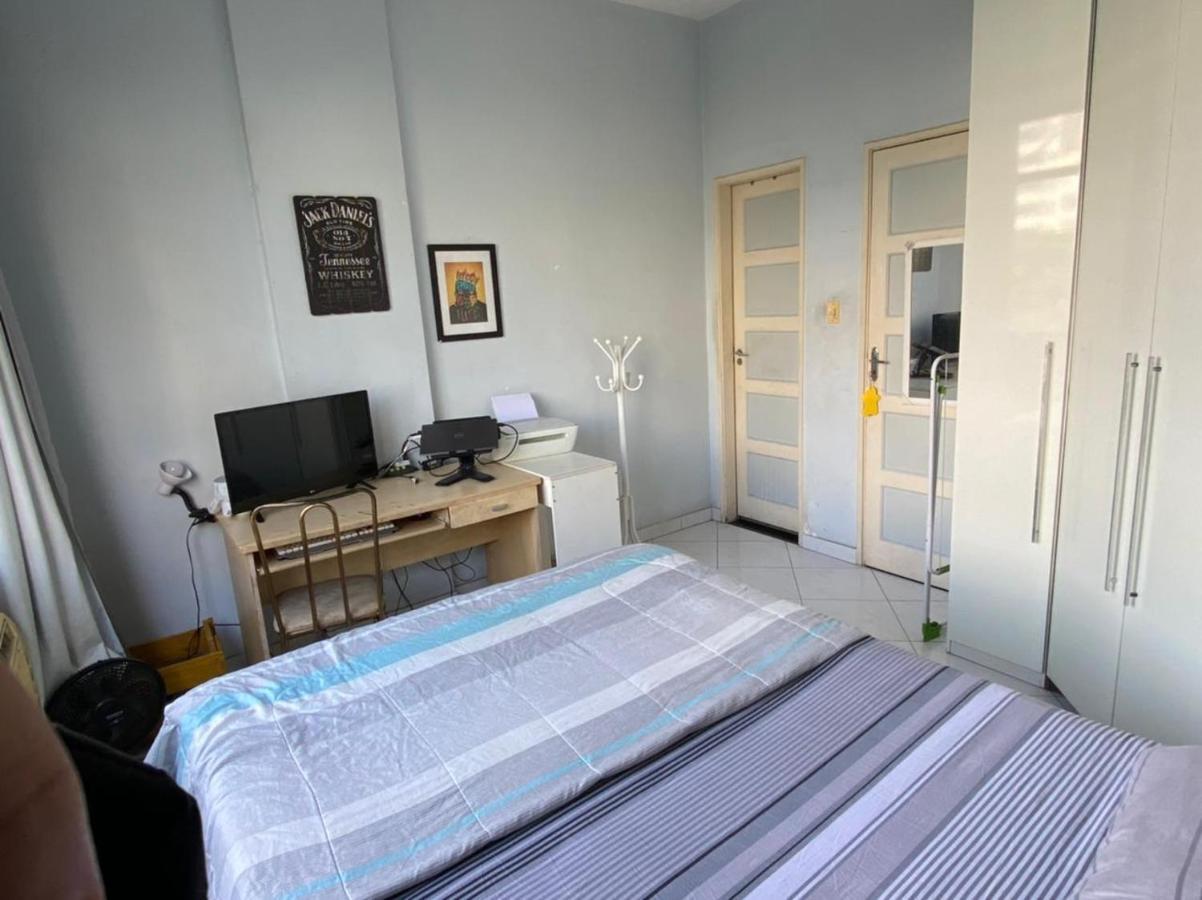 Apartamento Em Copacabana A Um Quarteirao Da Praia! Appartamento Rio de Janeiro Esterno foto