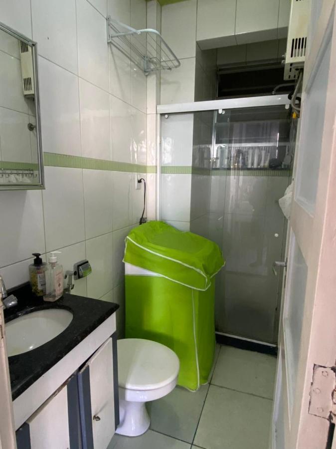 Apartamento Em Copacabana A Um Quarteirao Da Praia! Appartamento Rio de Janeiro Esterno foto