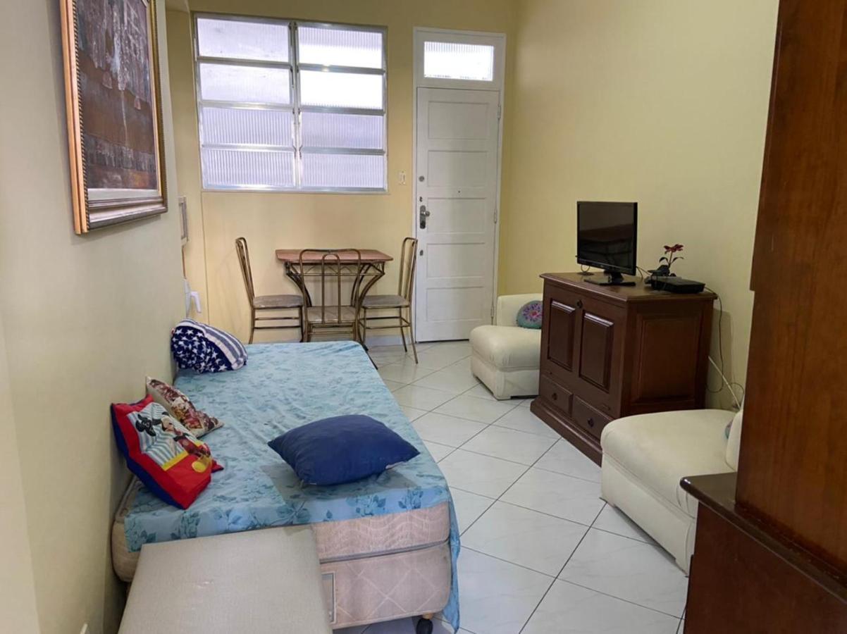 Apartamento Em Copacabana A Um Quarteirao Da Praia! Appartamento Rio de Janeiro Esterno foto