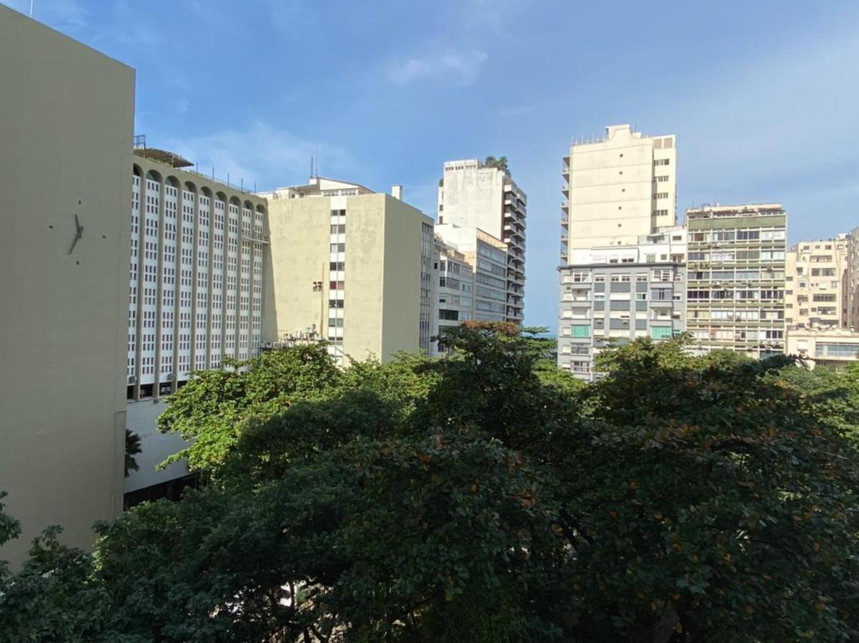 Apartamento Em Copacabana A Um Quarteirao Da Praia! Appartamento Rio de Janeiro Esterno foto